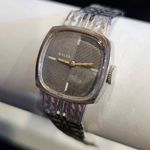 Vintage Wyler Ladies Mechanical Watch